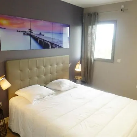 Apartamento : De Standing - Tout Confort Et Moderne - 4 Chambres - Centre Ville