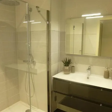: De Standing - Tout Confort Et Moderne - 4 Chambres - Centre Ville Apartamento