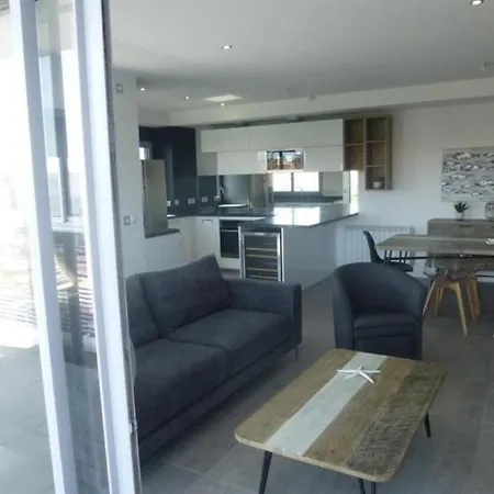 Apartamento : De Standing - Tout Confort Et Moderne - 4 Chambres - Centre Ville